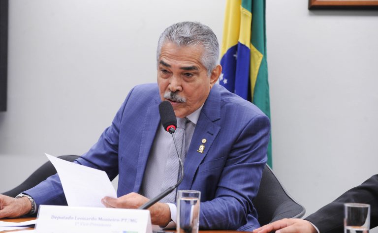 Comissão aprova demissão por justa causa em caso de violência contra mulher comissao-aprova-demissao-por-justa-causa-em-caso-de-violencia-contra-mulher