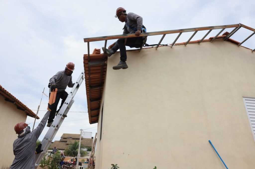 SOS Taquari: Casas atingidas por vendaval começam a receber telhas sos-taquari:-casas-atingidas-por-vendaval-comecam-a-receber-telhas