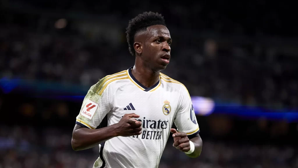 Vini Jr é alvo de racismo antes de jogo do Real Madrid; Courtois reage vini-jr-e-alvo-de-racismo-antes-de-jogo-do-real-madrid;-courtois-reage
