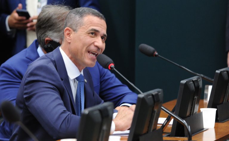 Comissão aprova aumento de pena para crimes contra agentes de segurança comissao-aprova-aumento-de-pena-para-crimes-contra-agentes-de-seguranca