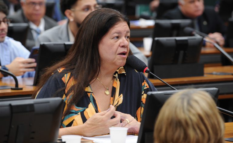 Comissão aprova destinar parte de emendas para projetos educacionais ligados ao esporte comissao-aprova-destinar-parte-de-emendas-para-projetos-educacionais-ligados-ao-esporte