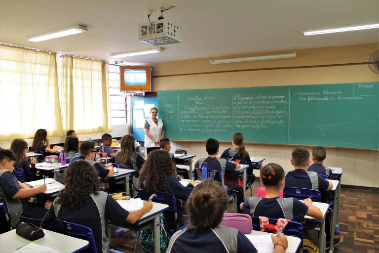 Medida provisória prevê aumento maior que a inflação em salário de professor da rede pública medida-provisoria-preve-aumento-maior-que-a-inflacao-em-salario-de-professor-da-rede-publica