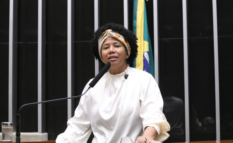 Comissão aprova novas regras para a caderneta de saúde de bebês prematuros comissao-aprova-novas-regras-para-a-caderneta-de-saude-de-bebes-prematuros