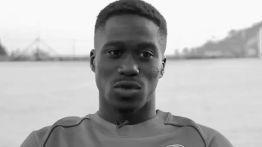 Jogador tem mal súbito em campo e morre aos 27 anos jogador-tem-mal-subito-em-campo-e-morre-aos-27-anos