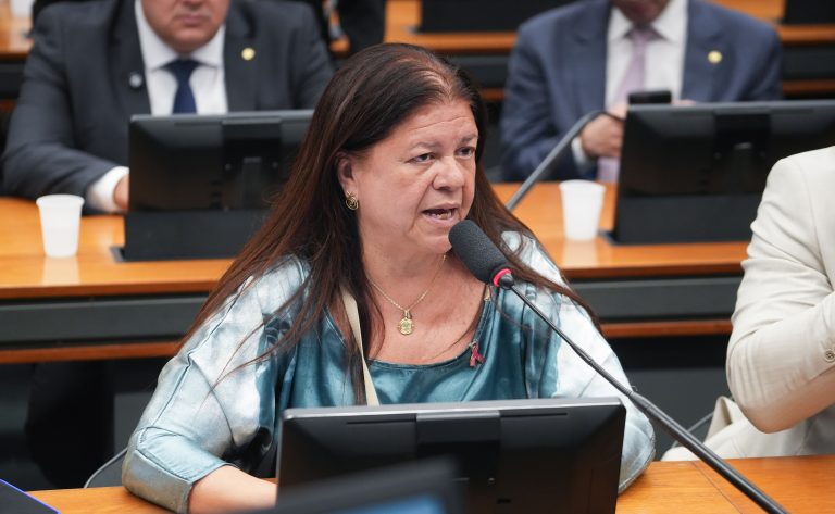 Comissão aprova projeto que proíbe progressão de pena para condenados por crimes hediondos comissao-aprova-projeto-que-proibe-progressao-de-pena-para-condenados-por-crimes-hediondos