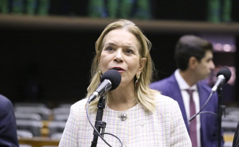 Comissão aprova projeto que permite levar bicicletas no transporte coletivo comissao-aprova-projeto-que-permite-levar-bicicletas-no-transporte-coletivo
