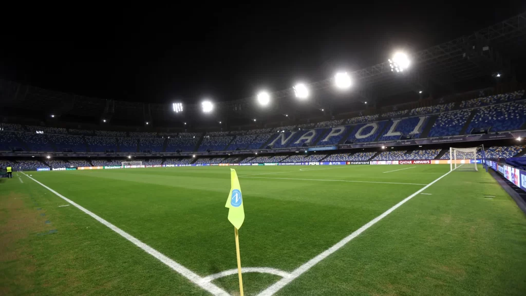 Torcedores do Chelsea são esfaqueados em Nápoles antes de jogo da Liga dos Campeões torcedores-do-chelsea-sao-esfaqueados-em-napoles-antes-de-jogo-da-liga-dos-campeoes