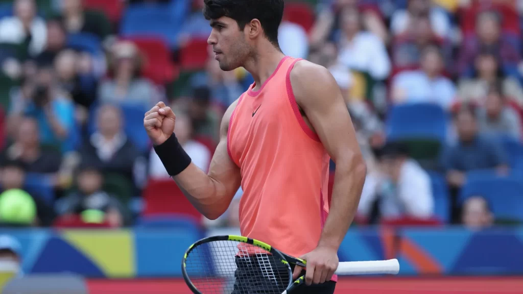 Alcaraz supera dores, bate Zverev em 5h27 e vai à final no Australian Open alcaraz-supera-dores,-bate-zverev-em-5h27-e-vai-a-final-no-australian-open