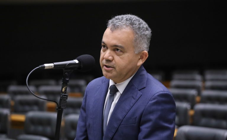 Comissão aprova subsídio para acesso à internet de famílias na Amazônia comissao-aprova-subsidio-para-acesso-a-internet-de-familias-na-amazonia