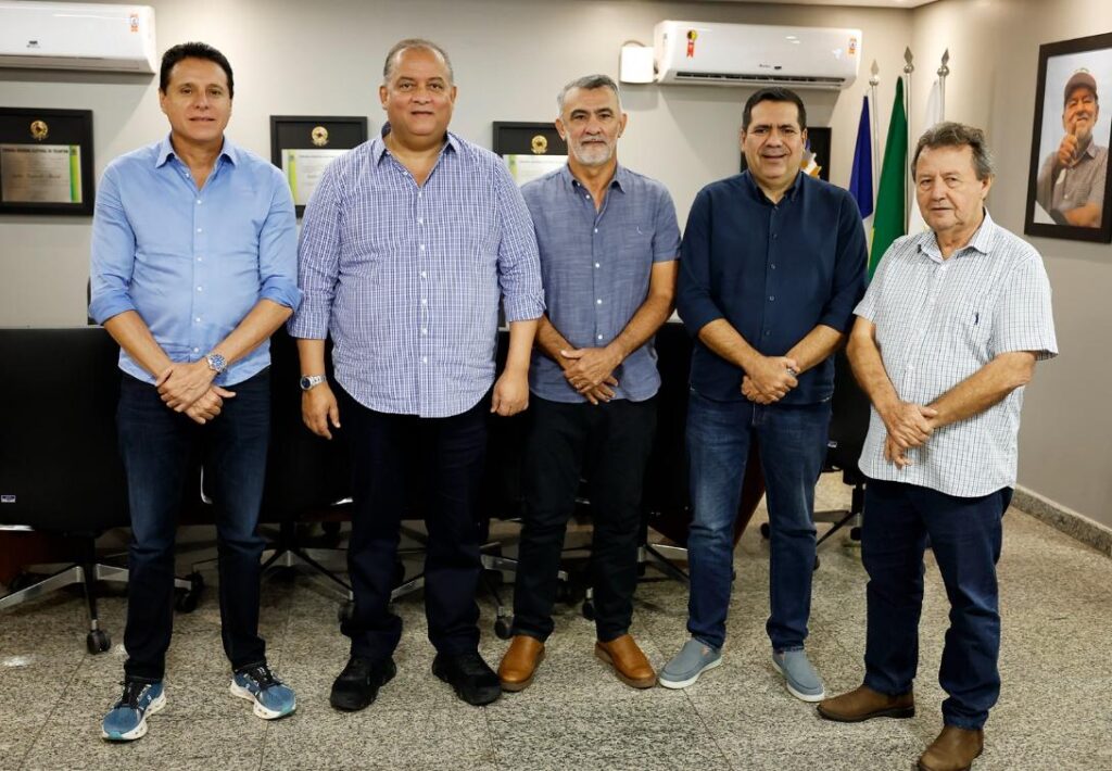 Presidente Amélio Cayres recebe visita institucional do senador Eduardo Gomes presidente-amelio-cayres-recebe-visita-institucional-do-senador-eduardo-gomes