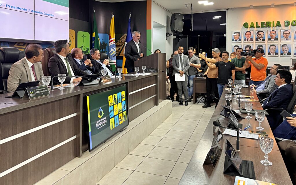 Presidente da Assembleia Legislativa é homenageado pela Câmara de Araguaína presidente-da-assembleia-legislativa-e-homenageado-pela-camara-de-araguaina