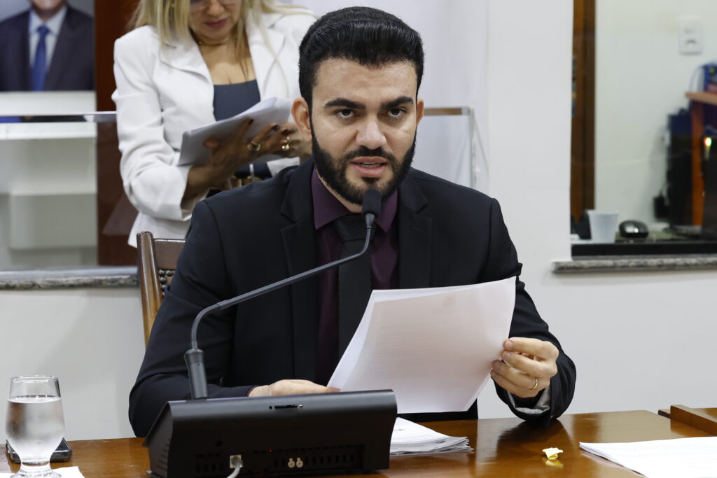 Léo Barbosa solicita estudos para diferimento do ICMS sobre ração destinada à piscicultura leo-barbosa-solicita-estudos-para-diferimento-do-icms-sobre-racao-destinada-a-piscicultura