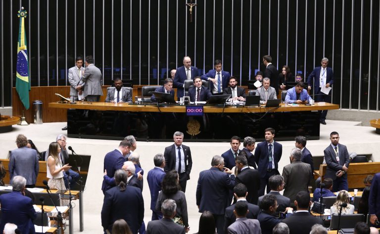 Câmara analisa redução de alíquotas tributárias para indústria química; acompanhe camara-analisa-reducao-de-aliquotas-tributarias-para-industria-quimica;-acompanhe