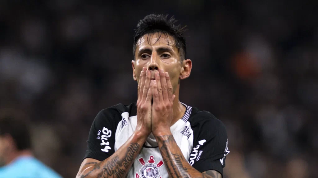 Após novela, Corinthians anuncia renovação com o lateral Angileri apos-novela,-corinthians-anuncia-renovacao-com-o-lateral-angileri