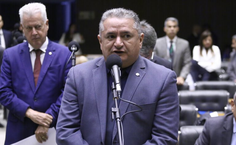 Projeto aumenta pena de importunação sexual na frente de criança projeto-aumenta-pena-de-importunacao-sexual-na-frente-de-crianca