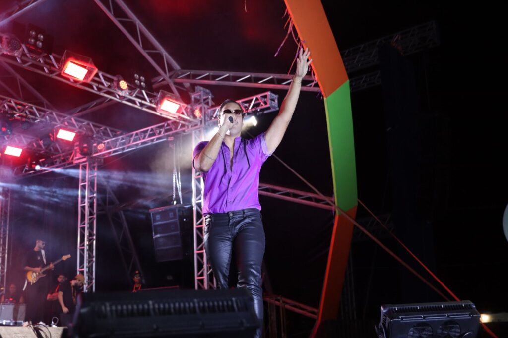 Multidão prestigia show de John Amplificado na noite de Carnaval em Porto Nacional multidao-prestigia-show-de-john-amplificado-na-noite-de-carnaval-em-porto-nacional