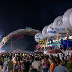 Última noite em Gurupi é marcada por shows, desfiles dos blocos e participação popular ultima-noite-em-gurupi-e-marcada-por-shows,-desfiles-dos-blocos-e-participacao-popular