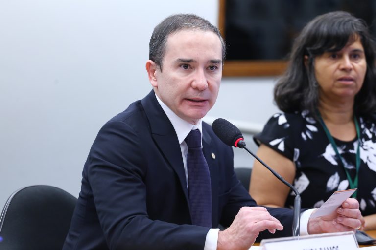 Projeto aumenta pena para crime de maus-tratos praticado em escolas projeto-aumenta-pena-para-crime-de-maus-tratos-praticado-em-escolas