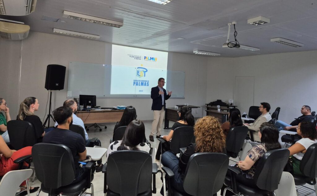 eduardo-siqueira-sanciona-lei-que-cria-escola-de-governo-de-palmas