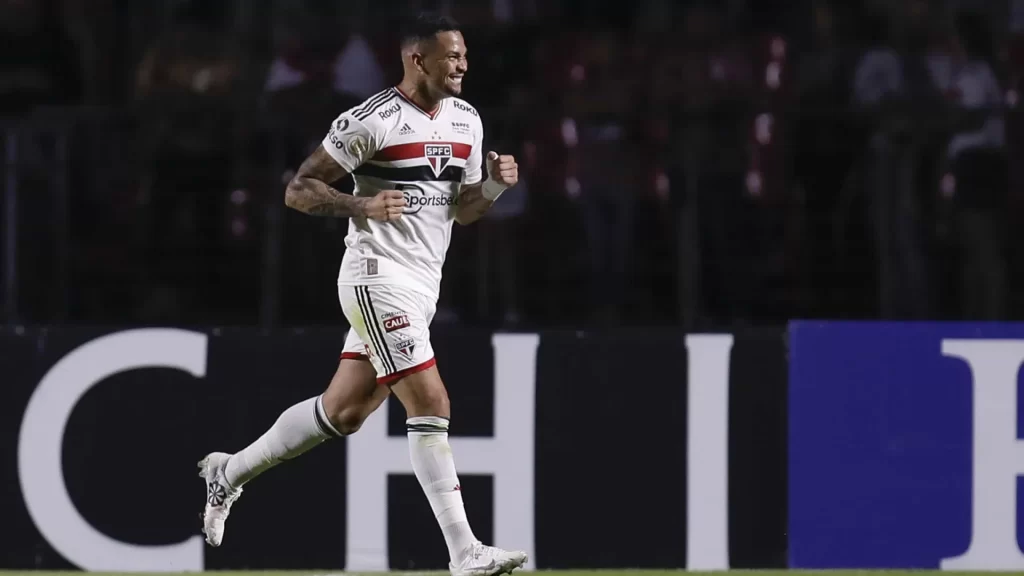 São Paulo anuncia renovação de contrato com Luciano até 2028 sao-paulo-anuncia-renovacao-de-contrato-com-luciano-ate-2028
