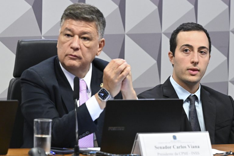 Parlamentares de CPMI afirmam que família Camisotti recebeu mais dinheiro que ‘Careca do INSS’ parlamentares-de-cpmi-afirmam-que-familia-camisotti-recebeu-mais-dinheiro-que-‘careca-do-inss’