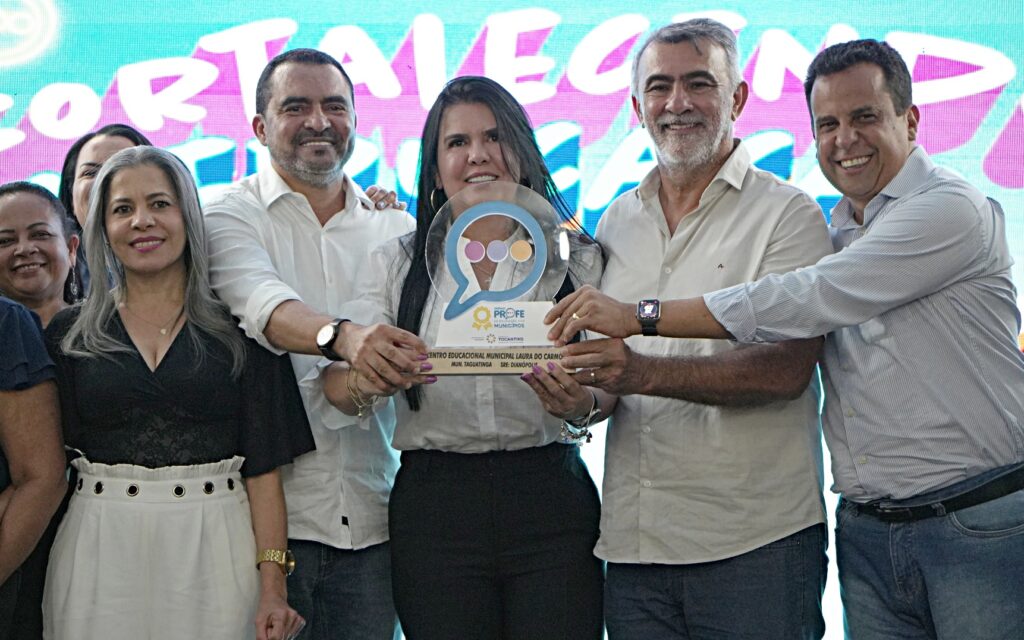 Aleto acompanha governador em agenda com foco na Educação e Segurança Pública em Dianópolis aleto-acompanha-governador-em-agenda-com-foco-na-educacao-e-seguranca-publica-em-dianopolis