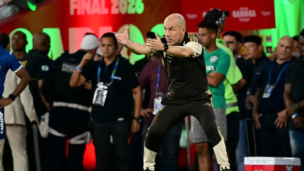 Jardim adota regime de concentração e até bilhetinho em início no Flamengo jardim-adota-regime-de-concentracao-e-ate-bilhetinho-em-inicio-no-flamengo