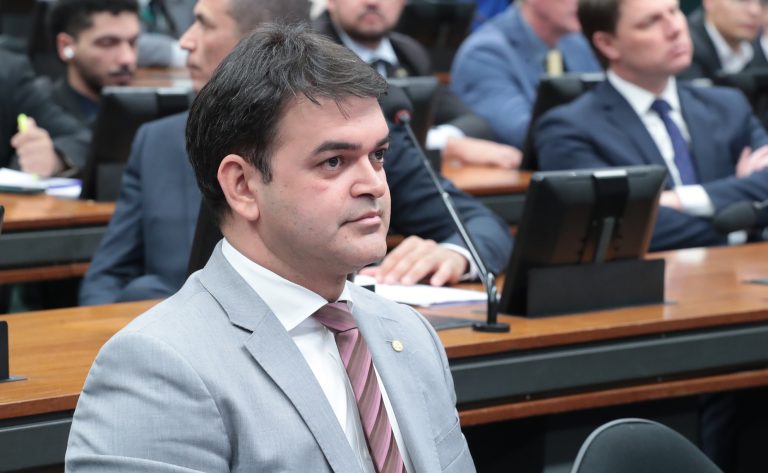 Comissão aprova paridade entre advogadas e advogados em cargos diretivos na OAB comissao-aprova-paridade-entre-advogadas-e-advogados-em-cargos-diretivos-na-oab