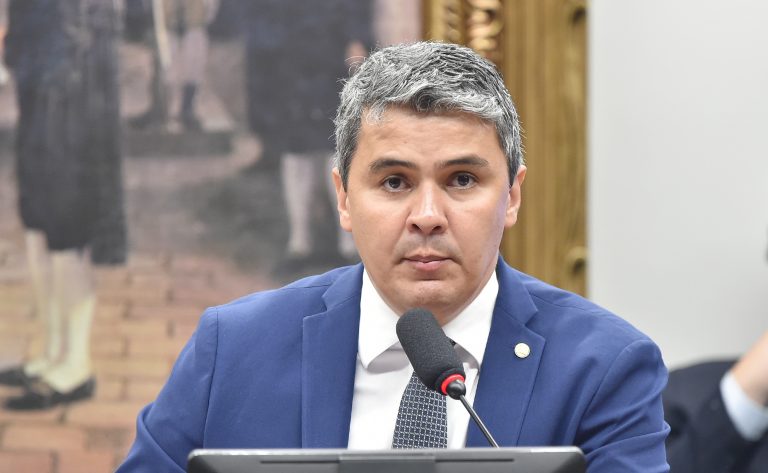 Comissão aprova projeto que fixa prazo máximo de 30 dias para pagamento do salário-maternidade comissao-aprova-projeto-que-fixa-prazo-maximo-de-30-dias-para-pagamento-do-salario-maternidade