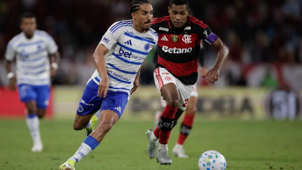 Flamengo vence Cruzeiro em noite de reencontros e vaias a ‘vira-casacas’ flamengo-vence-cruzeiro-em-noite-de-reencontros-e-vaias-a-‘vira-casacas’