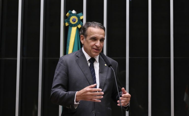 Comissão aprova regra que cobra multas antigas do ex-proprietário e cria novo seguro obrigatório comissao-aprova-regra-que-cobra-multas-antigas-do-ex-proprietario-e-cria-novo-seguro-obrigatorio