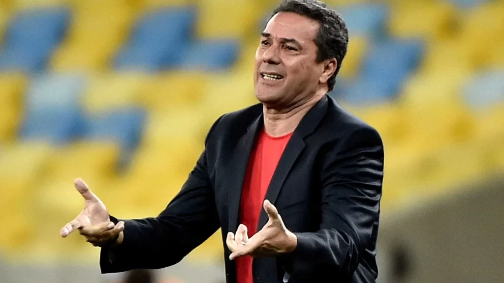 Vanderlei Luxemburgo é internado em UTI após mal-estar vanderlei-luxemburgo-e-internado-em-uti-apos-mal-estar