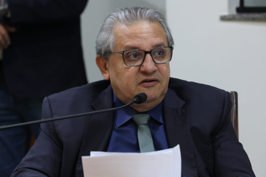 Jair Farias apresenta anteprojeto que propõe assistência odontológica para pacientes internados jair-farias-apresenta-anteprojeto-que-propoe-assistencia-odontologica-para-pacientes-internados