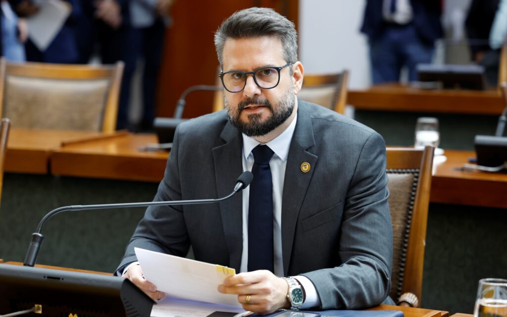 Aleto aprova projeto de enfrentamento à violência política contra a mulher aleto-aprova-projeto-de-enfrentamento-a-violencia-politica-contra-a-mulher
