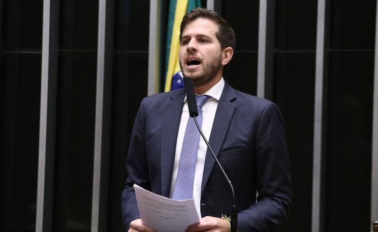 Câmara aprova projeto que ajusta Lei Orçamentária aos gastos com a nova licença-paternidade camara-aprova-projeto-que-ajusta-lei-orcamentaria-aos-gastos-com-a-nova-licenca-paternidade