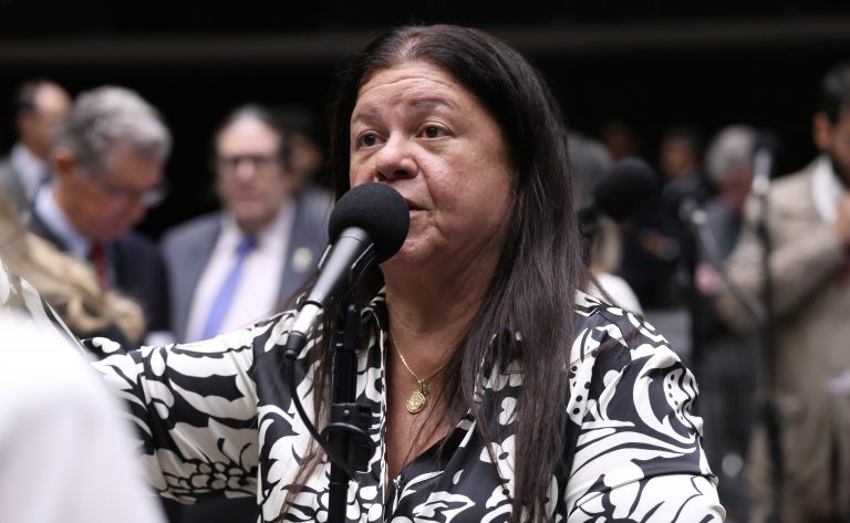 Comissão aprova projeto que equipara lúpus a deficiência para fins legais comissao-aprova-projeto-que-equipara-lupus-a-deficiencia-para-fins-legais