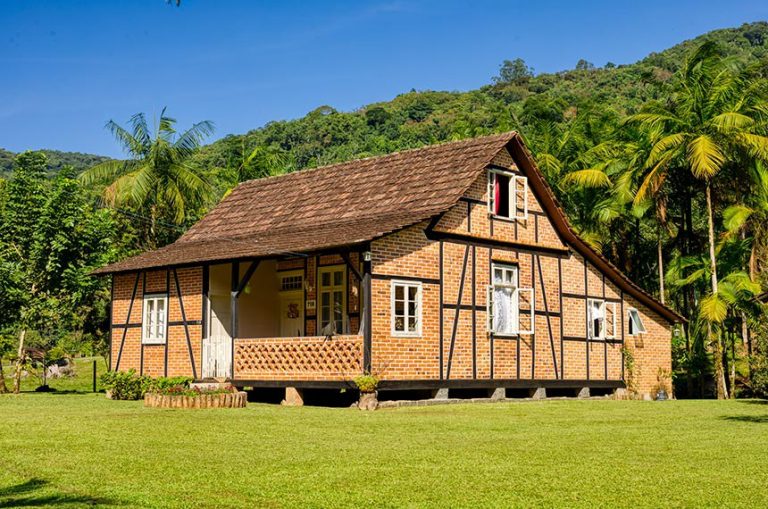 Lei cria Rota Turística do Enxaimel no município de Pomerode, em Santa Catarina lei-cria-rota-turistica-do-enxaimel-no-municipio-de-pomerode,-em-santa-catarina