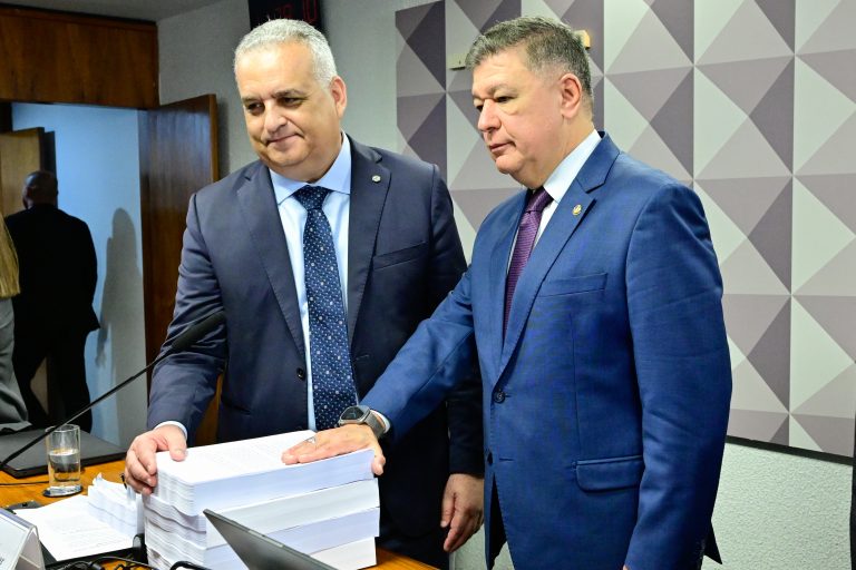 CPMI do INSS começa a analisar relatório com pedido de indiciamento de 216 pessoas cpmi-do-inss-comeca-a-analisar-relatorio-com-pedido-de-indiciamento-de-216-pessoas