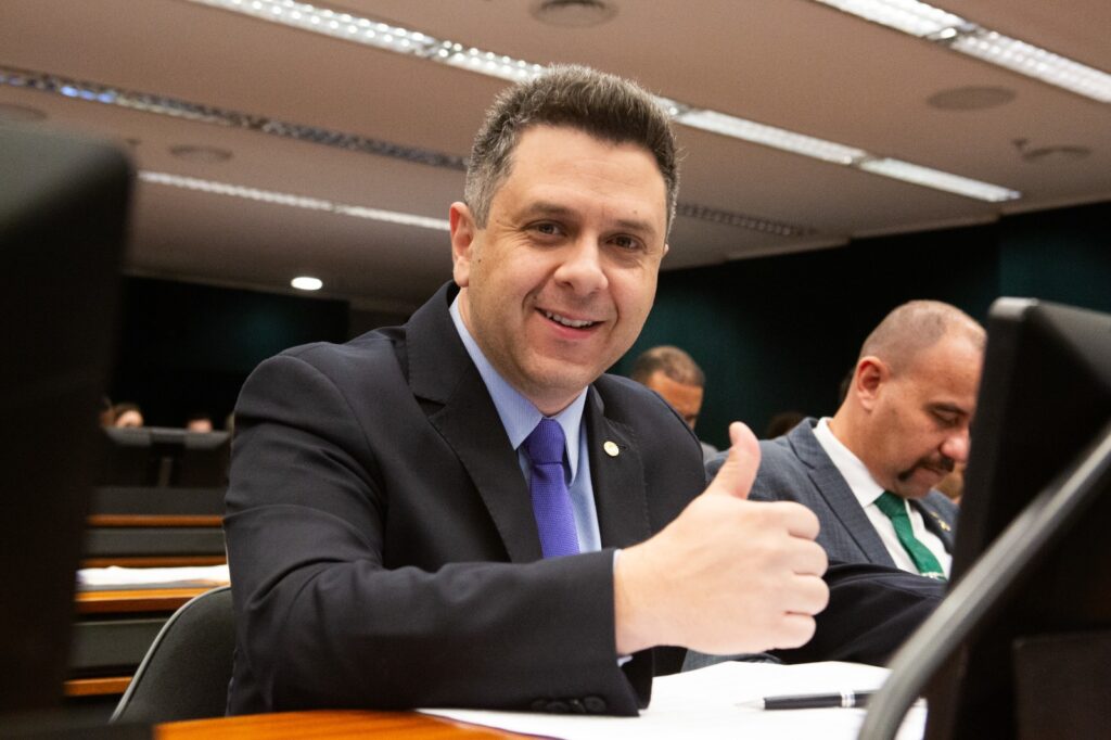 Tiago Dimas decide ficar no Podemos confiante que legenda faz duas vagas de federal tiago-dimas-decide-ficar-no-podemos-confiante-que-legenda-faz-duas-vagas-de-federal