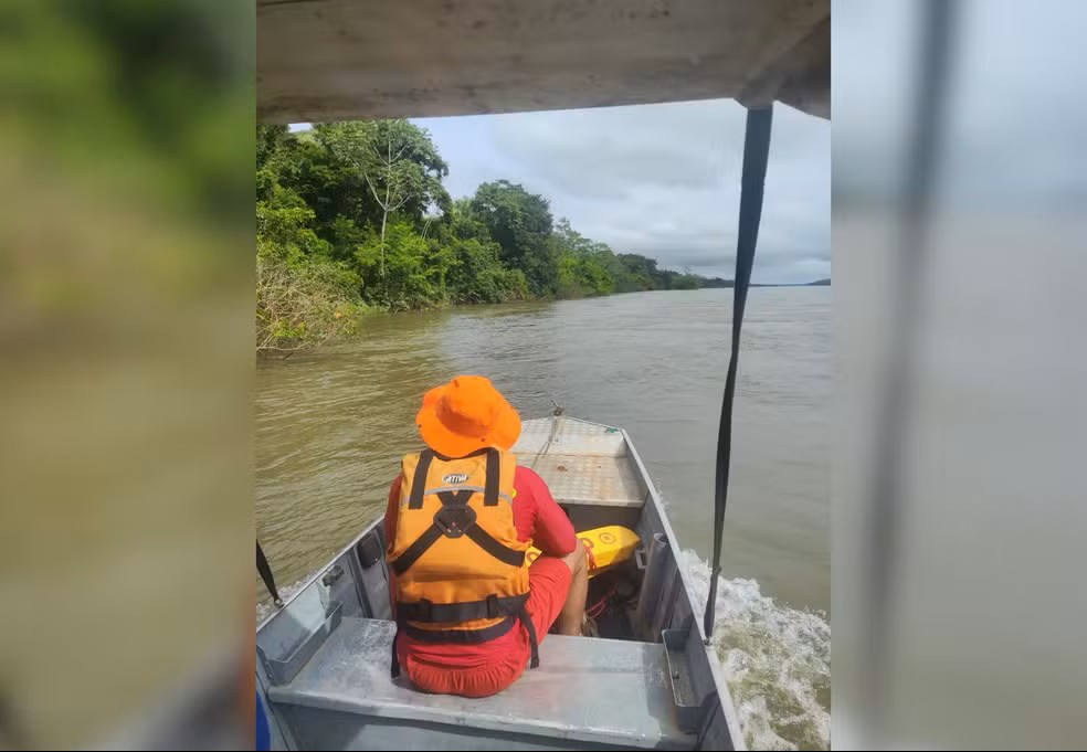 Homem e criança desaparecem após embarcação afundar em rio do TO homem-e-crianca-desaparecem-apos-embarcacao-afundar-em-rio-do-to