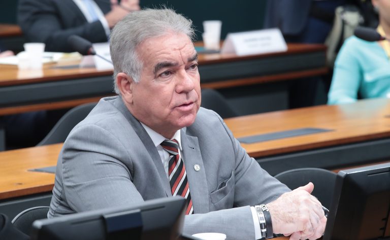 Projeto prevê inclusão de cacau e derivados na merenda escolar projeto-preve-inclusao-de-cacau-e-derivados-na-merenda-escolar