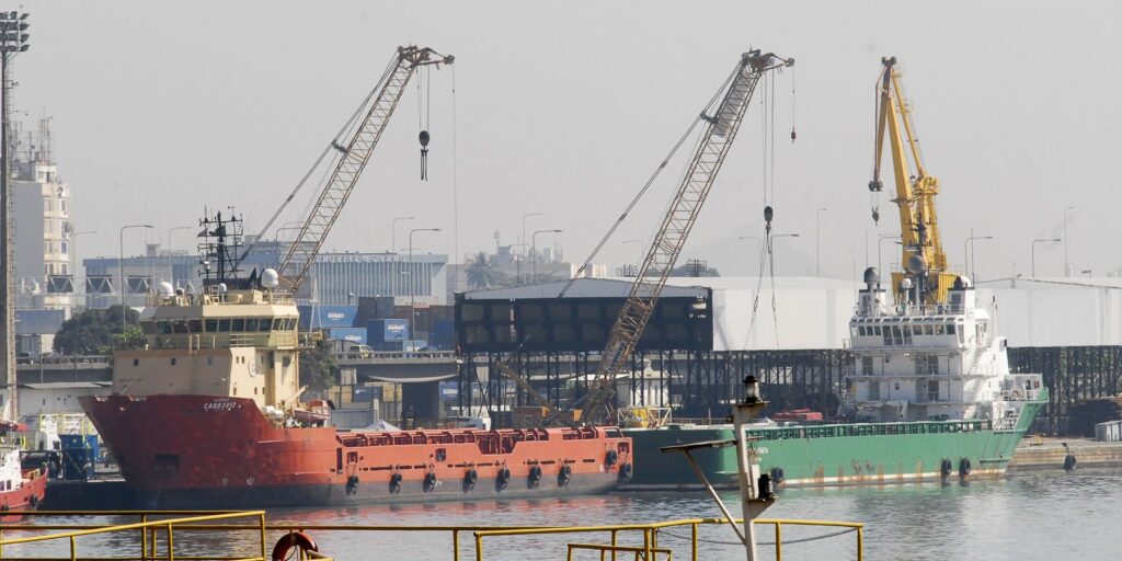 Justiça mantém liminar que derruba imposto na exportação de petróleo justica-mantem-liminar-que-derruba-imposto-na-exportacao-de-petroleo