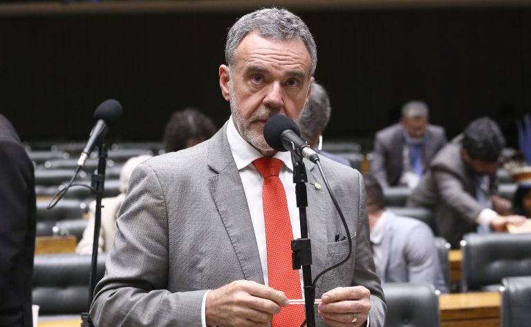 Comissão aprova proibição de reuso de embalagens de tintas imobiliárias comissao-aprova-proibicao-de-reuso-de-embalagens-de-tintas-imobiliarias