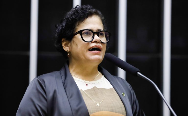 Projeto vincula cota mínima de candidatas à proporção de mulheres na população projeto-vincula-cota-minima-de-candidatas-a-proporcao-de-mulheres-na-populacao