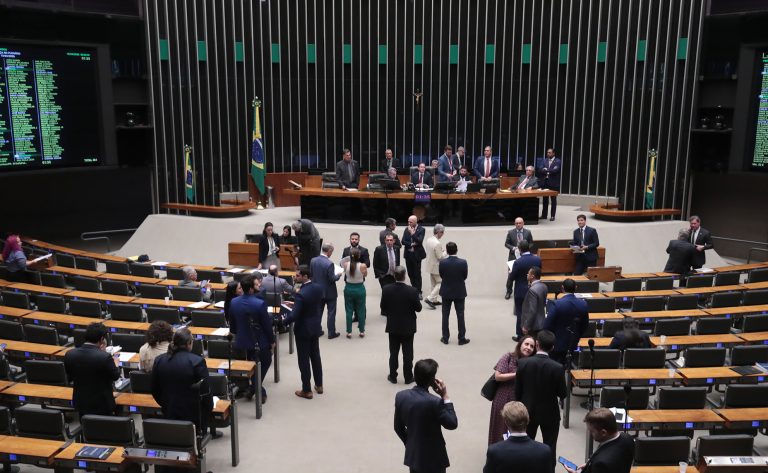 Câmara dos Deputados inicia sessão para analisar propostas; acompanhe camara-dos-deputados-inicia-sessao-para-analisar-propostas;-acompanhe
