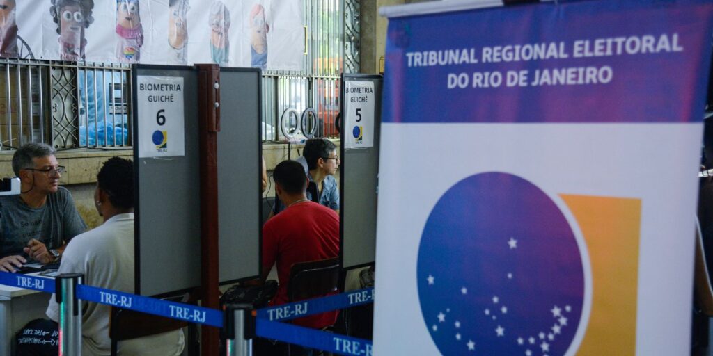 TRE-RJ faz plantão para regularizar situação de eleitores tre-rj-faz-plantao-para-regularizar-situacao-de-eleitores