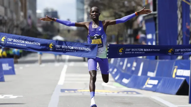 Com quebra de recorde, queniano John Korir é bicampeão da maratona de Boston com-quebra-de-recorde,-queniano-john-korir-e-bicampeao-da-maratona-de-boston