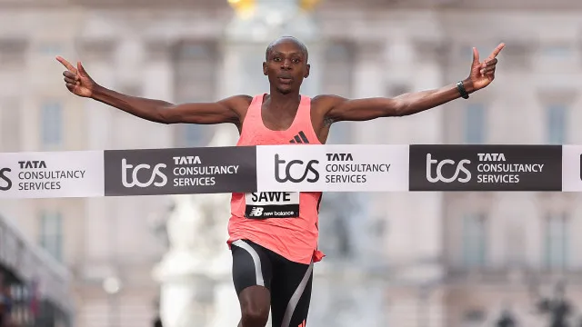 Queniano se torna o primeiro a completar maratona em menos de duas horas queniano-se-torna-o-primeiro-a-completar-maratona-em-menos-de-duas-horas