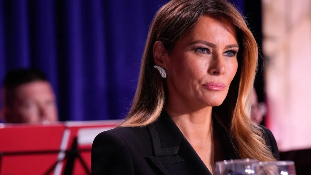 “Expressão de pânico”. Reação de Melania após ouvir tiros vira meme “expressao-de-panico”.-reacao-de-melania-apos-ouvir-tiros-vira-meme