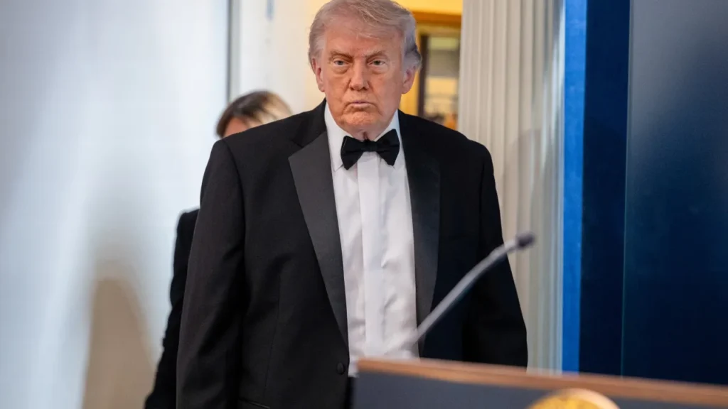 Trump defende construção de Salão de Baile: “Nunca teria acontecido” trump-defende-construcao-de-salao-de-baile:-“nunca-teria-acontecido”